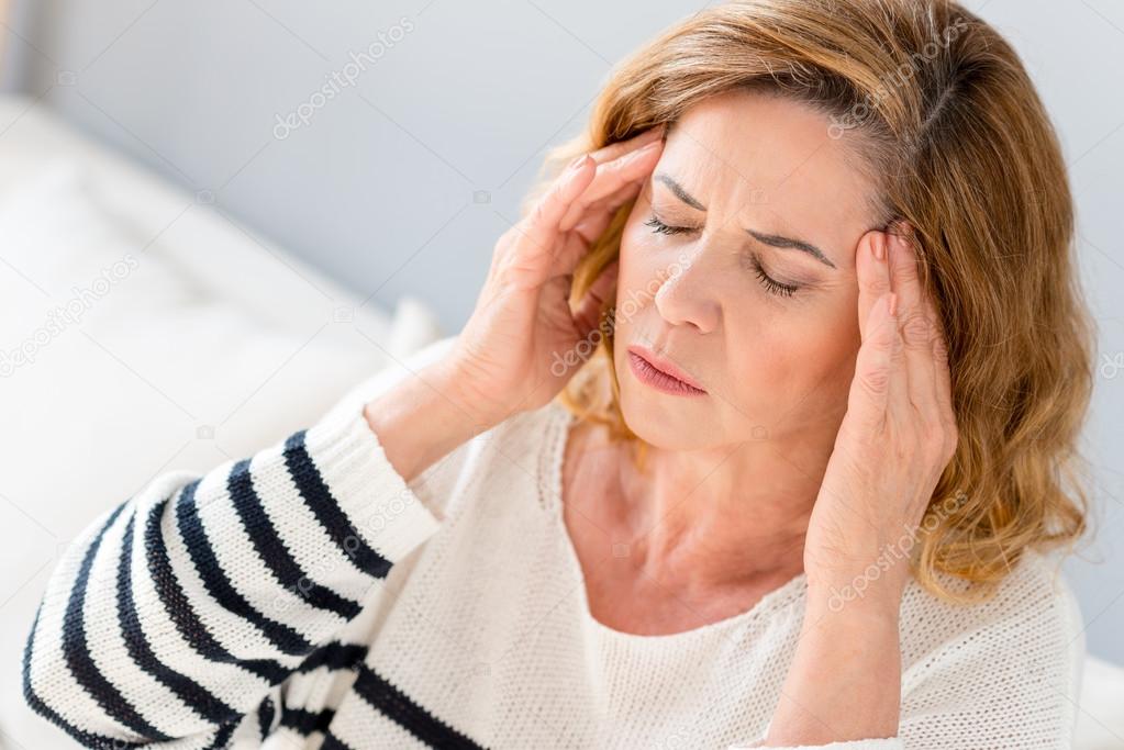 abuela preocupada